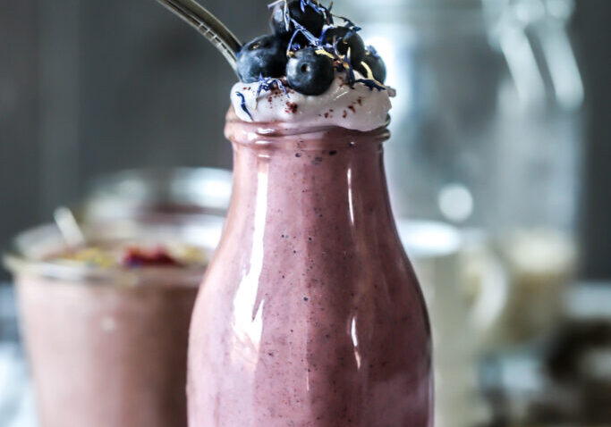 blueberrysmoothie Blåbærsmoothie med peanøttsmør